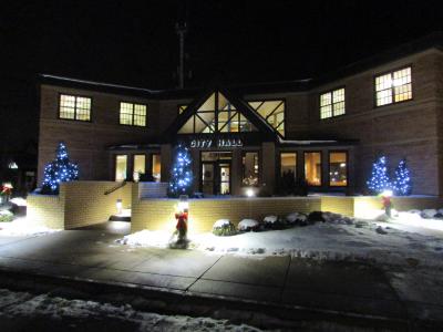 Picture of City Hall with holiday lighting